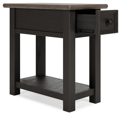 Tyler Creek - Black / Gray - Chair Side End Table