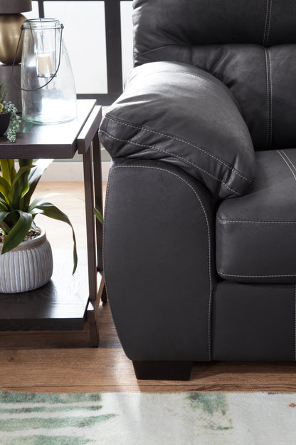 Maverick Black Loveseat